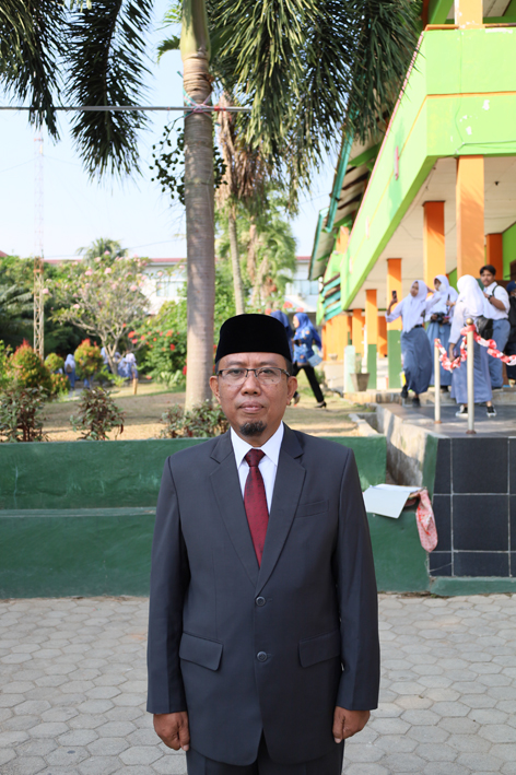 Drs. Firdaus, M.M